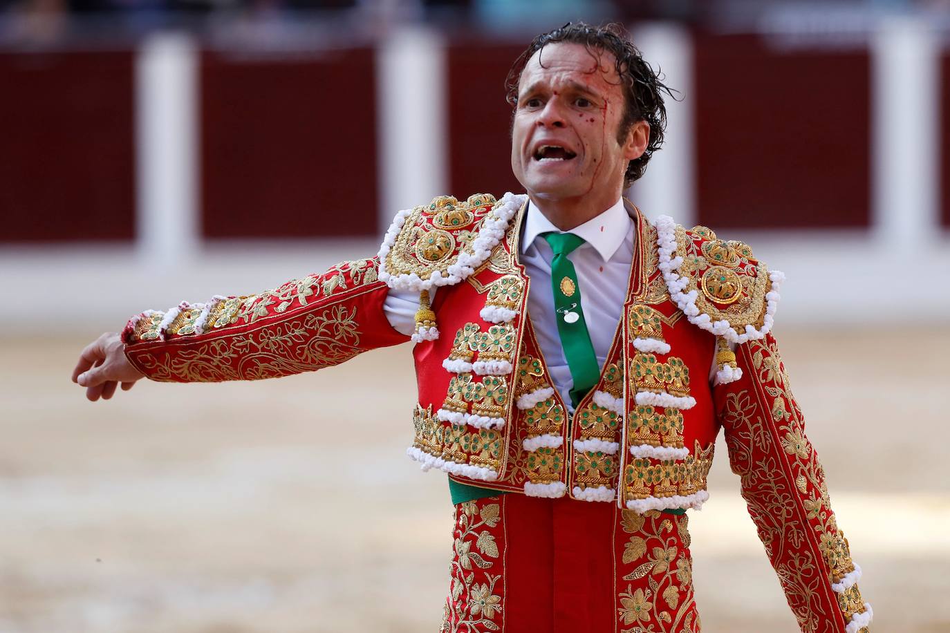 Fotos: Antonio Ferrera corta una oreja y sufre una cogida en Bogotá