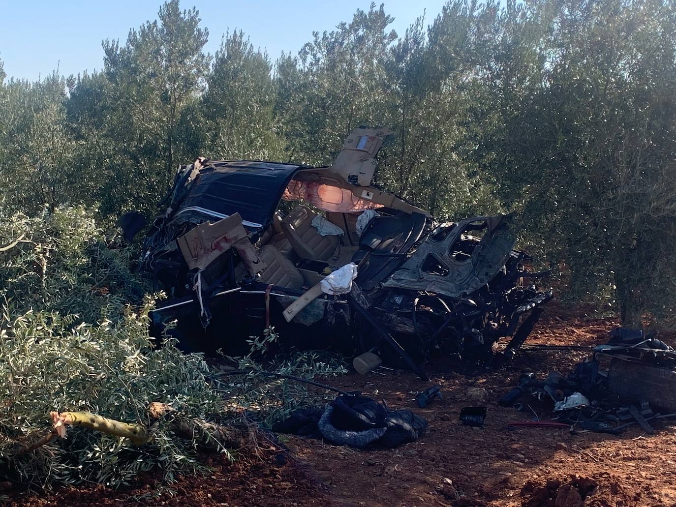 Fotos: Dos fallecidos y cinco heridos graves en una colisión en Calzadilla de los Barros