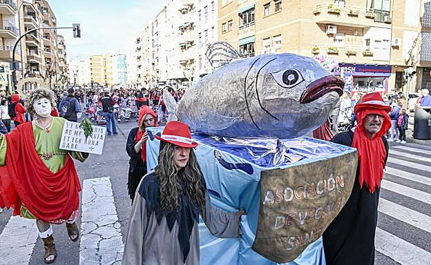 La sardina pone fin a cinco días de fiesta. 