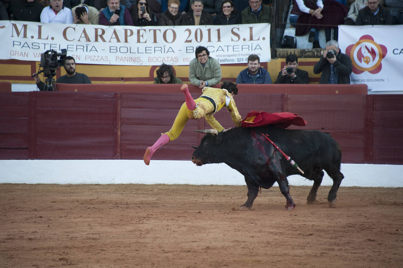 Fotos: Novillada, primera de abono de la Feria de Olivenza