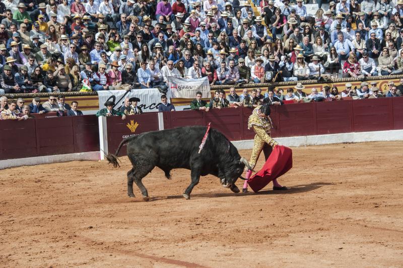 Alarde de torería y valor de Emilio de Justo y Ginés Marín para abrir la puerta grande. 