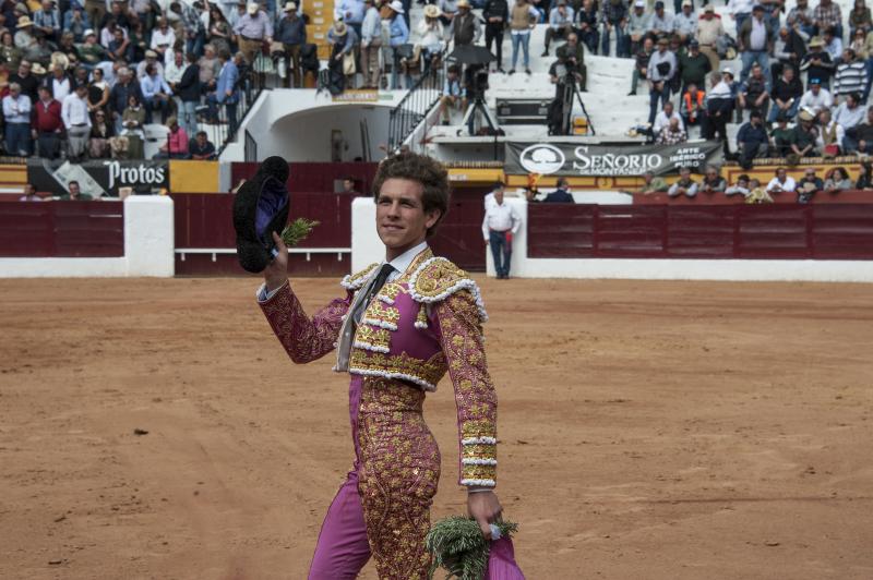 Alarde de torería y valor de Emilio de Justo y Ginés Marín para abrir la puerta grande. 