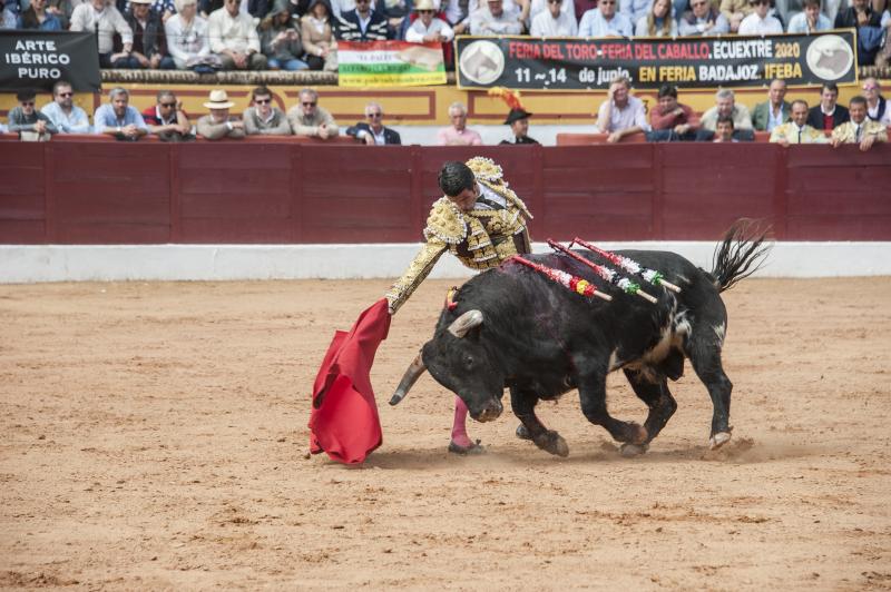 Alarde de torería y valor de Emilio de Justo y Ginés Marín para abrir la puerta grande. 