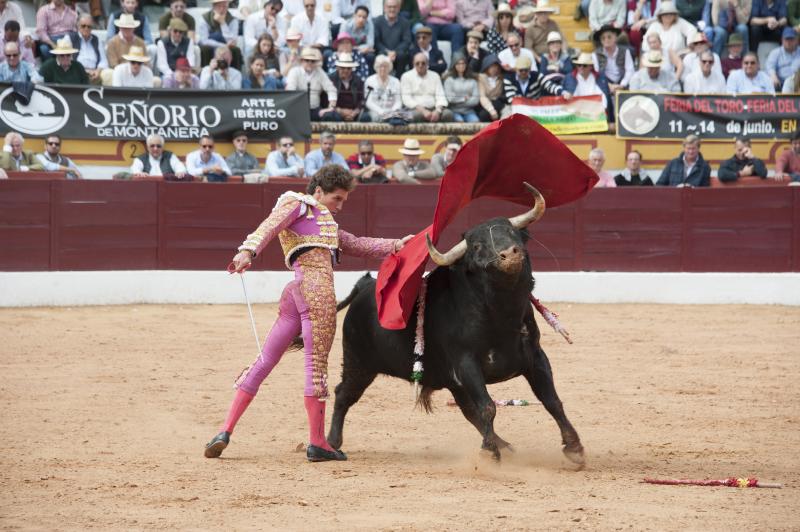 Alarde de torería y valor de Emilio de Justo y Ginés Marín para abrir la puerta grande. 