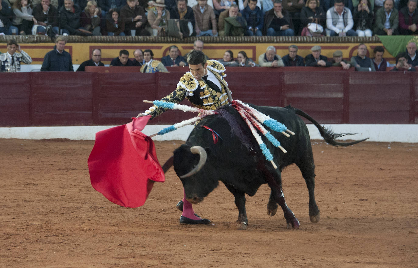 Fotos: Morante, Manzanares y Aguado, en el cuarto festejo de la feria de Olivenza