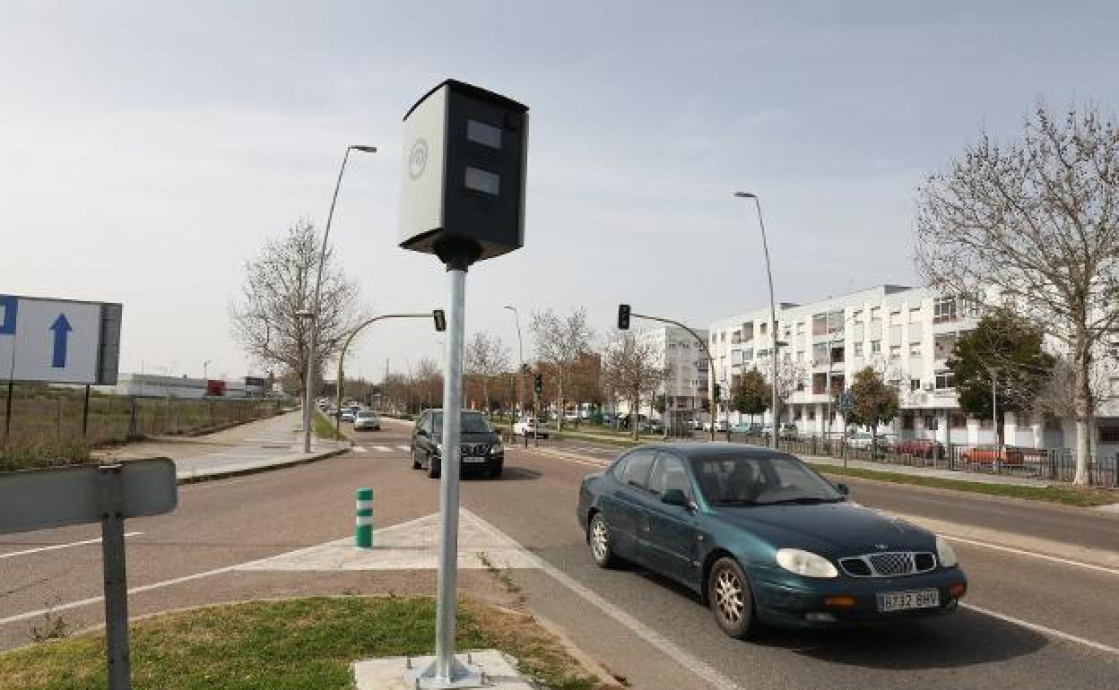 Radar instalado en la avenida Reina Sofía. 