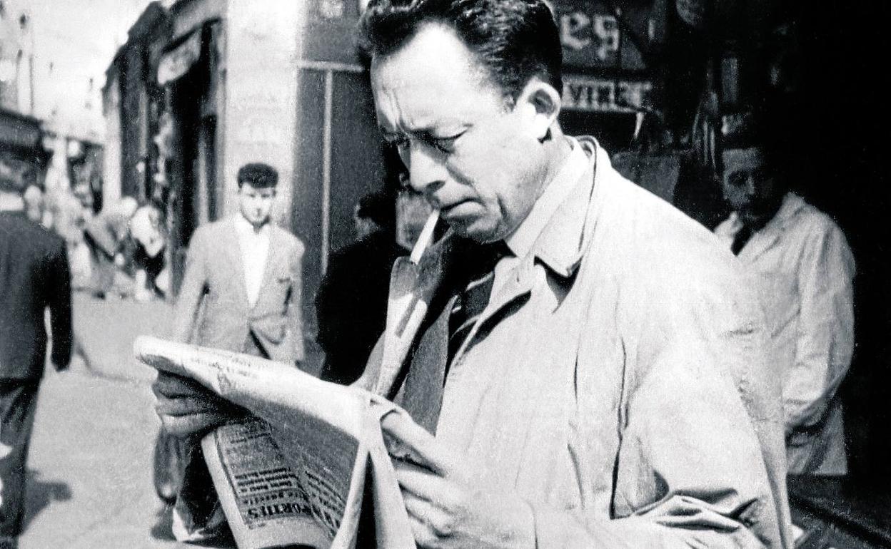 Albert Camus, figura clave del existencialismo francés y director del periódico 'Le Combat'.