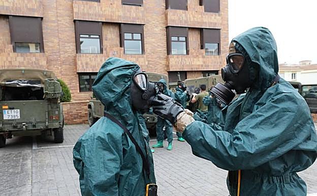 La Brigada Extremadura XI desinfecta la residencia de mayores Rosalba de Mérida