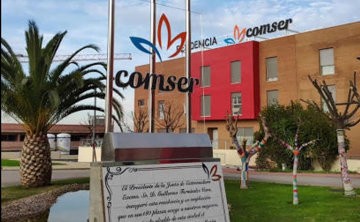 La residencia Comser de Almendralejo confirma el COVID-19 en una empleada y lo descarta en los usuarios