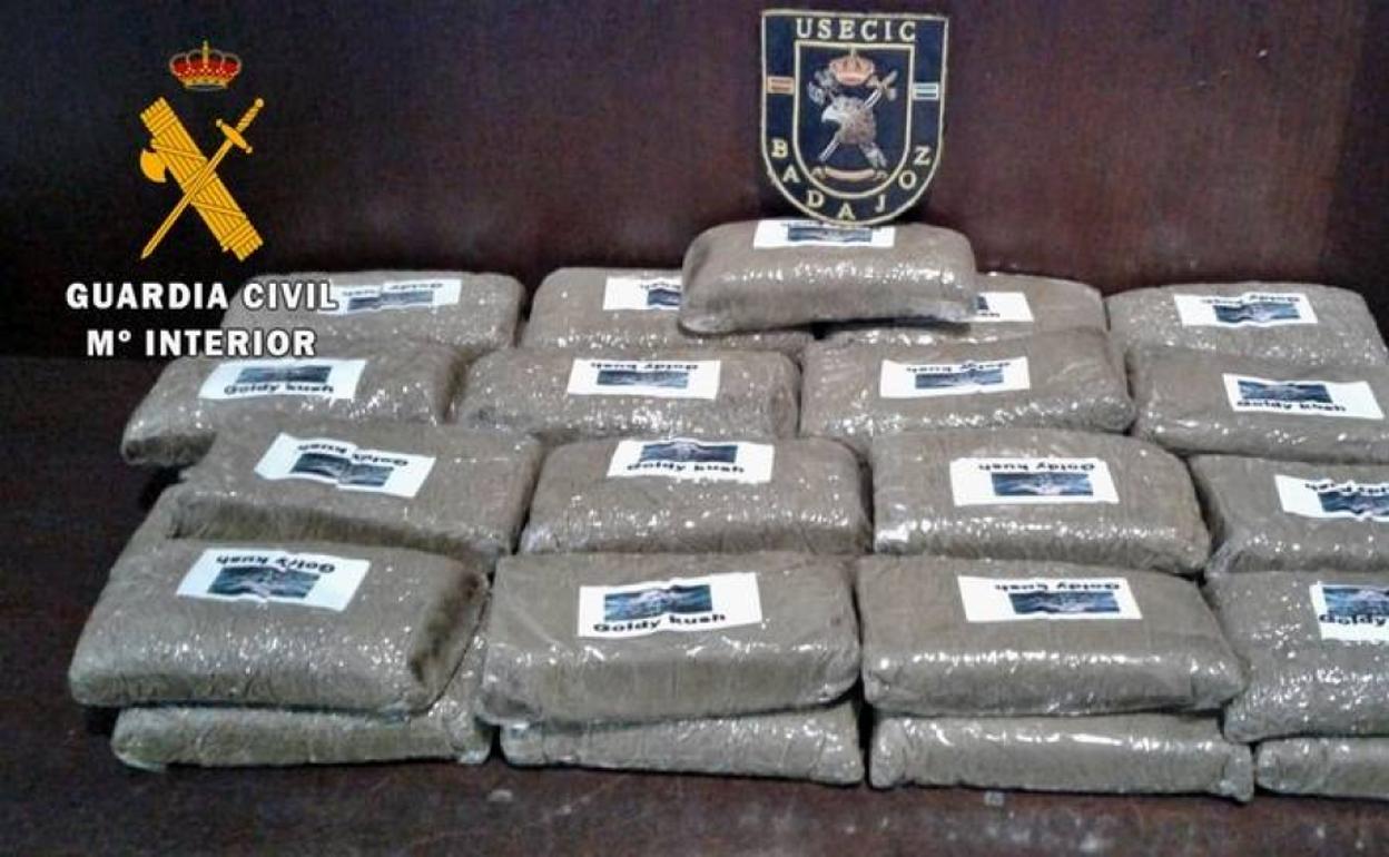 Droga intervenida por la Guardia Civil.