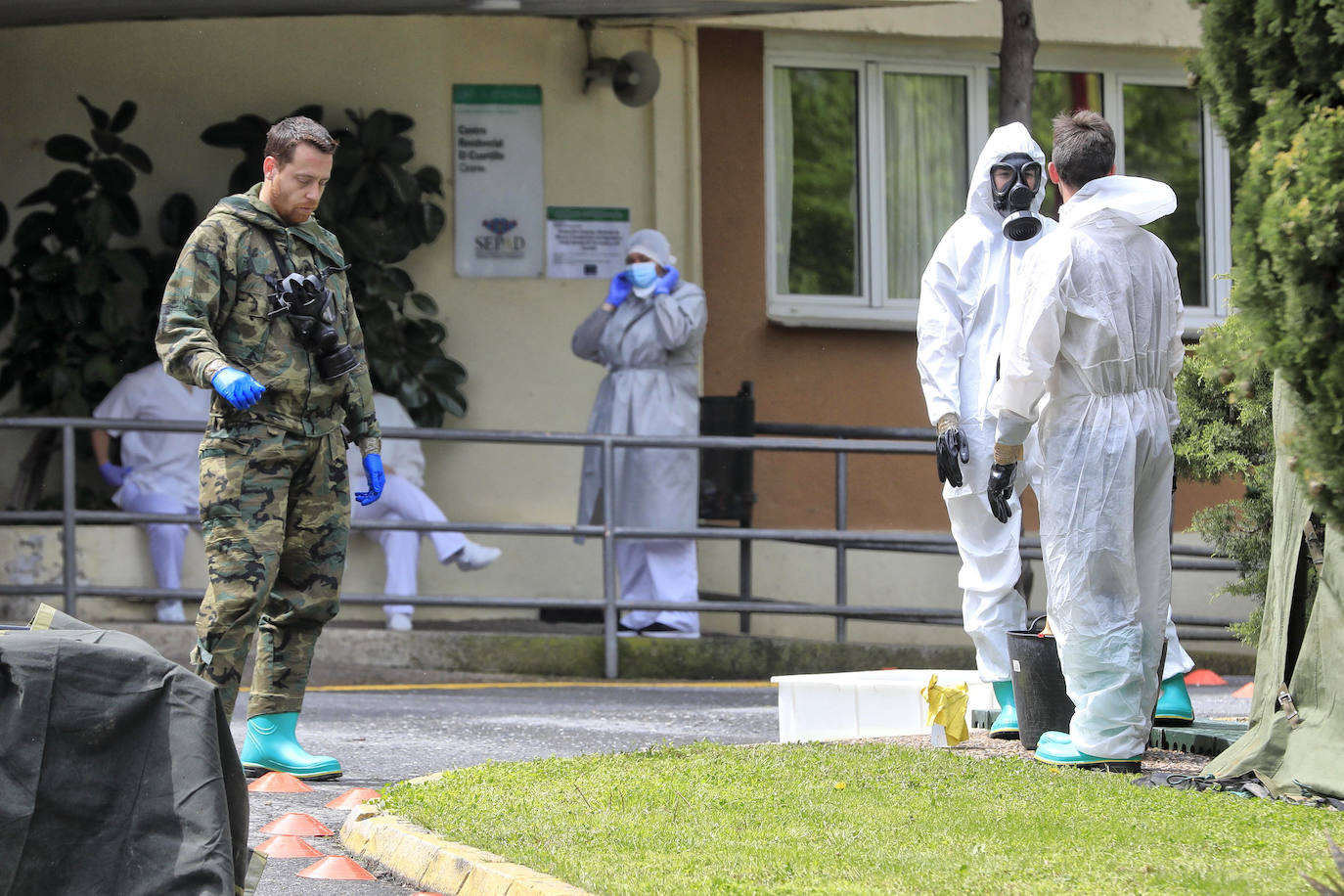 El Ejército vuelve a desinfectar la Residencia Asistida de Cáceres