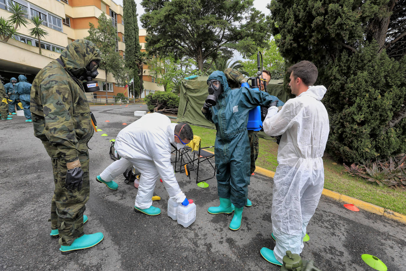 El Ejército vuelve a desinfectar la Residencia Asistida de Cáceres