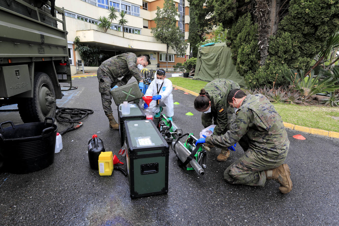 El Ejército vuelve a desinfectar la Residencia Asistida de Cáceres