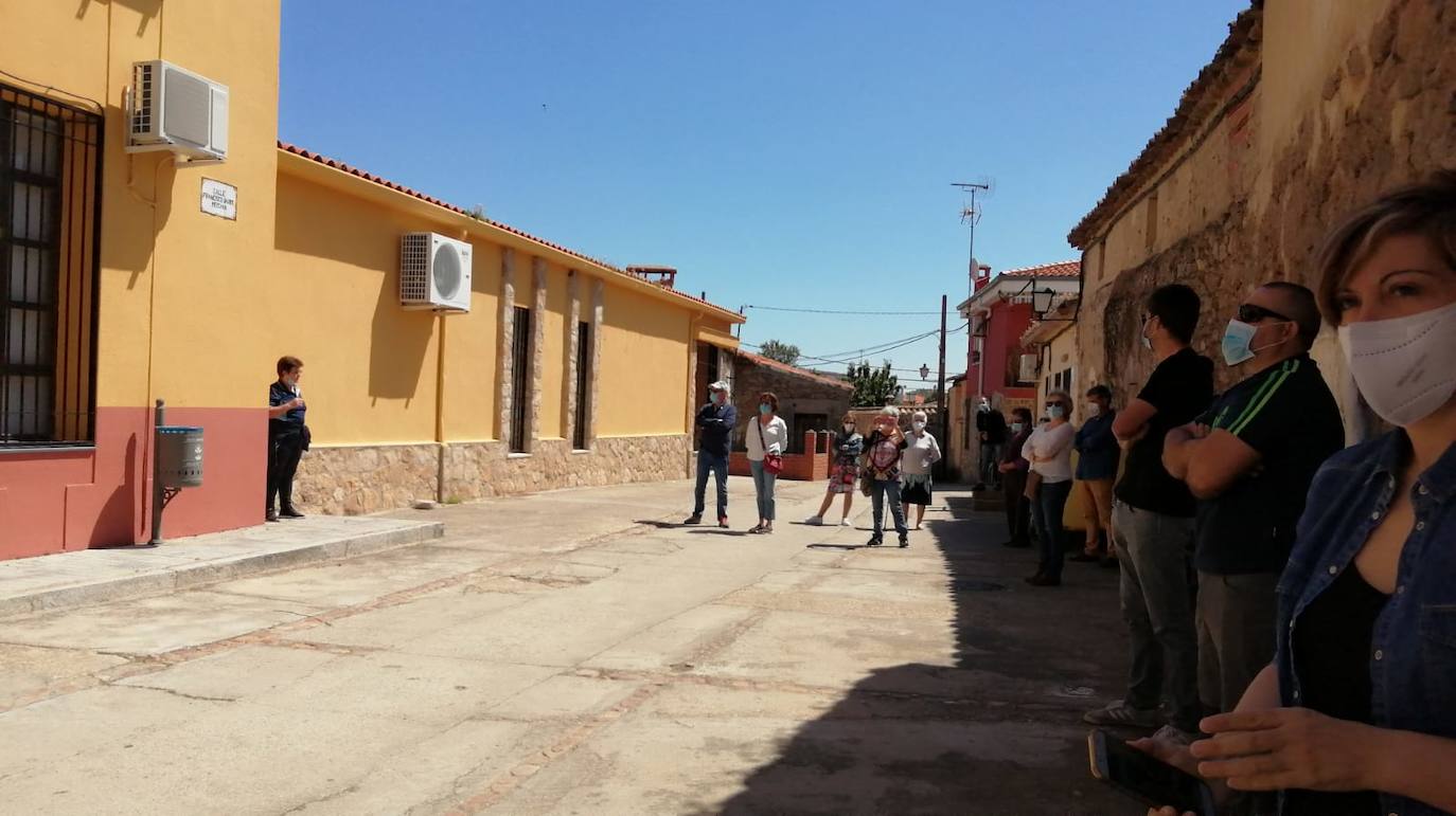 Fotos: Valdehúncar homenajea a las víctimas del COVID-19