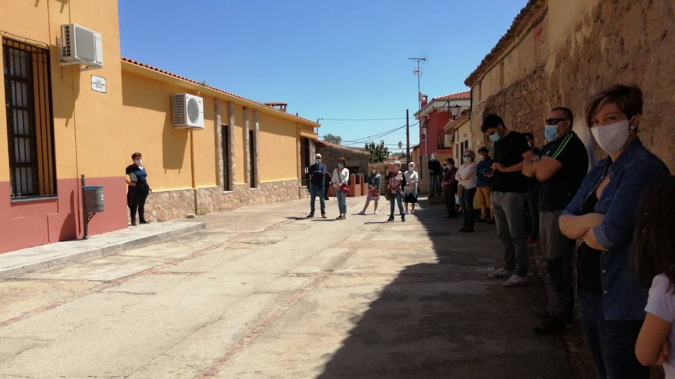 Fotos: Valdehúncar homenajea a las víctimas del COVID-19