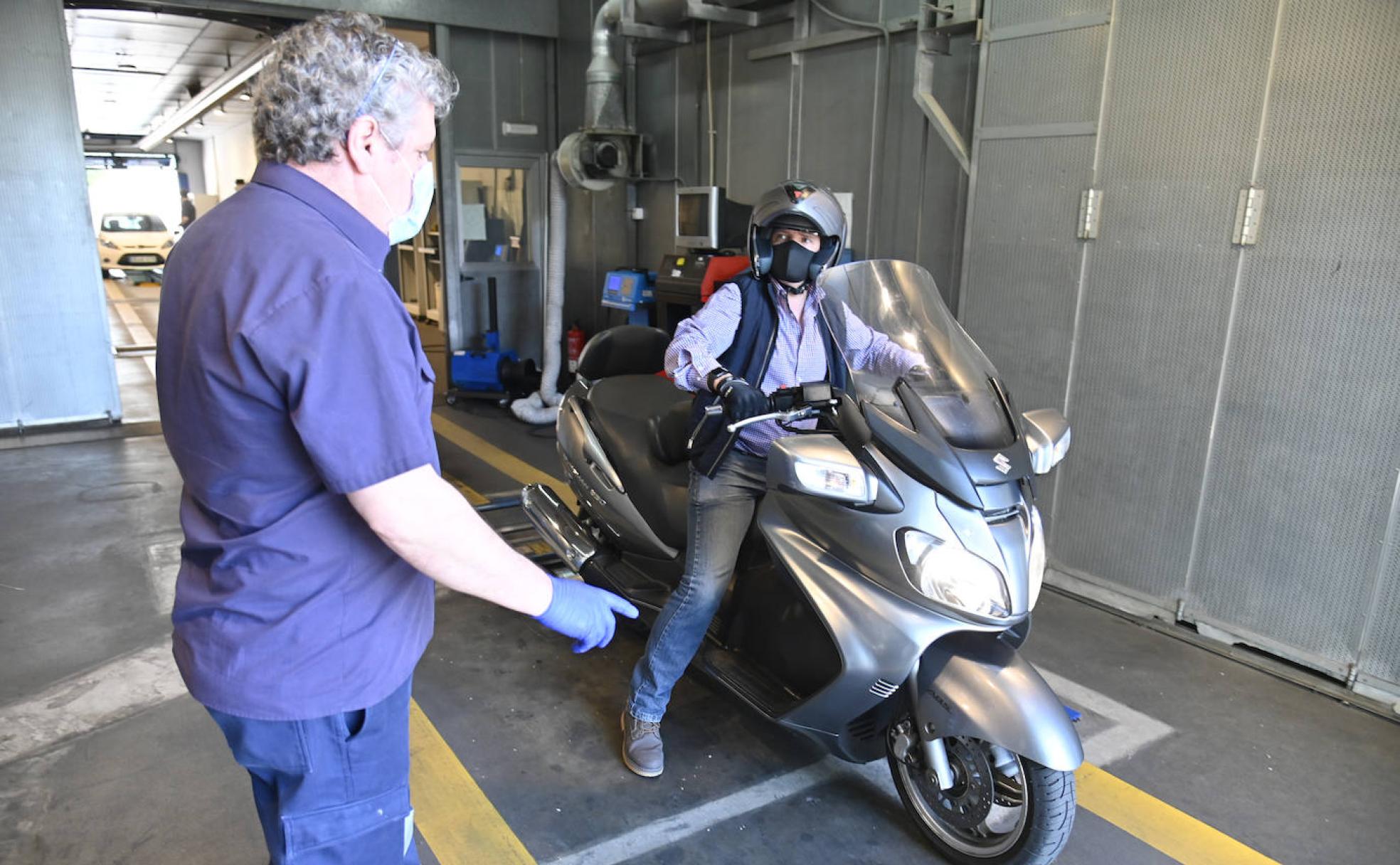 Sin cita para la ITV y con la web colapsada