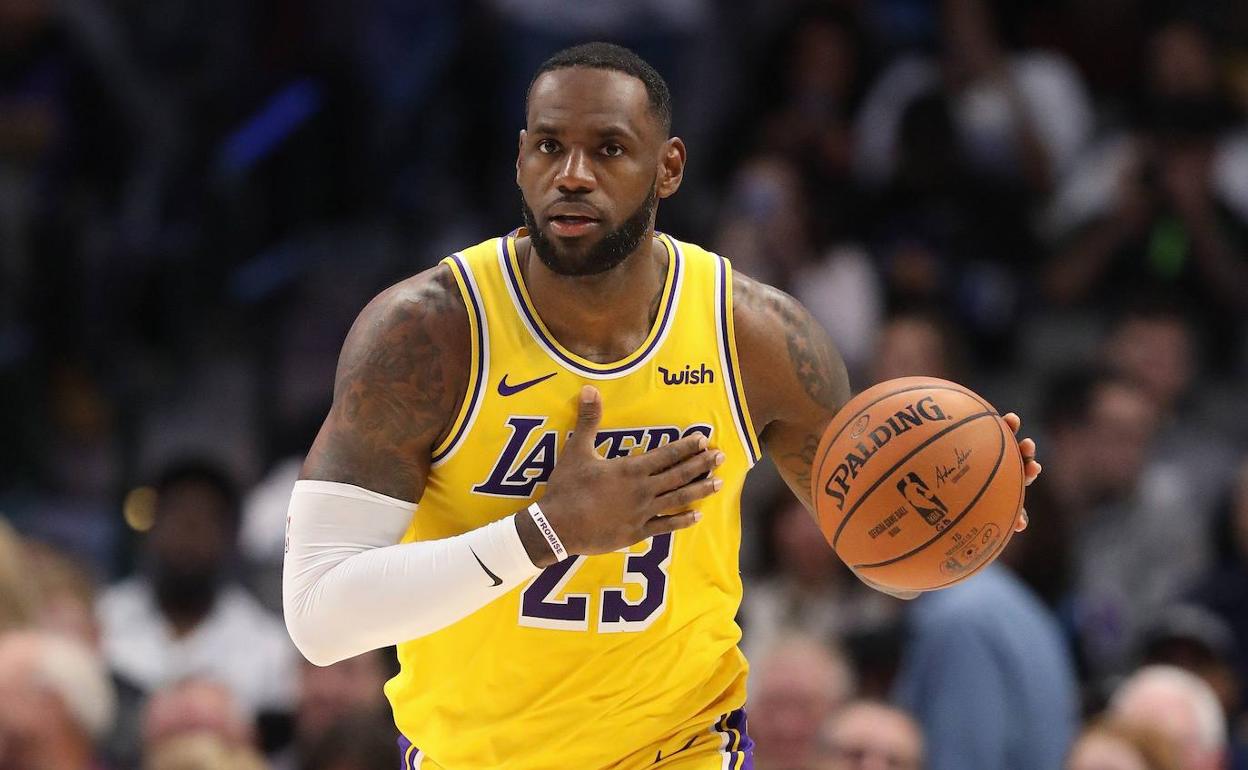 LeBron James, estrella de los Lakers. 