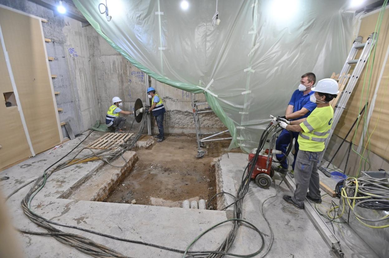 Obra de adecuación del Hospital Universitario de Badajoz para acoger el nuevo acelerador. 