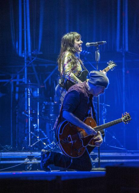 Imagen - Amaral actuando en Contempopránea en junio de 2016 en Badajoz. 