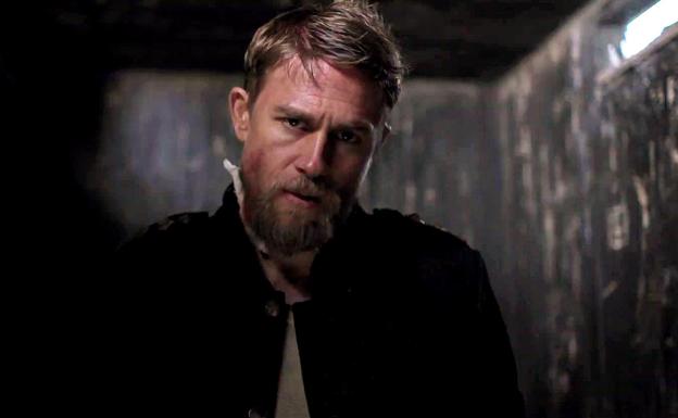 Charlie Hunnam en 'La verdadera historia de la banda de Kelly'.