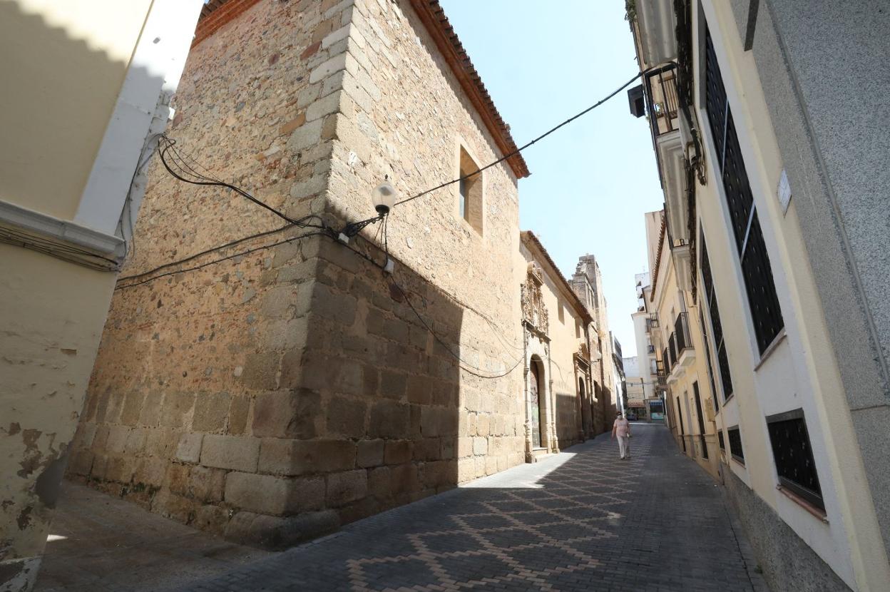 Fachada del antiguo convento en la esquina de las calles Concepción y Santa Beatriz de Silva. 