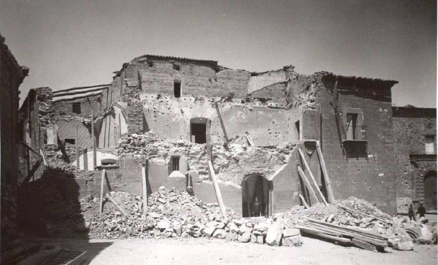 Así quedó el Palacio de Mayoralgo tras el bombardeo.