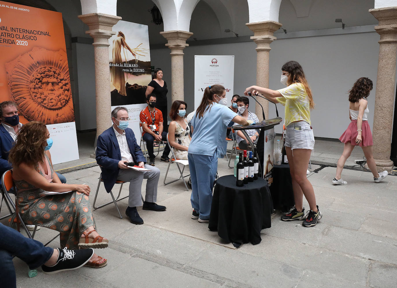 Fotos: Una Antígona con dilemas contemporáneos abre el Festival de Mérida