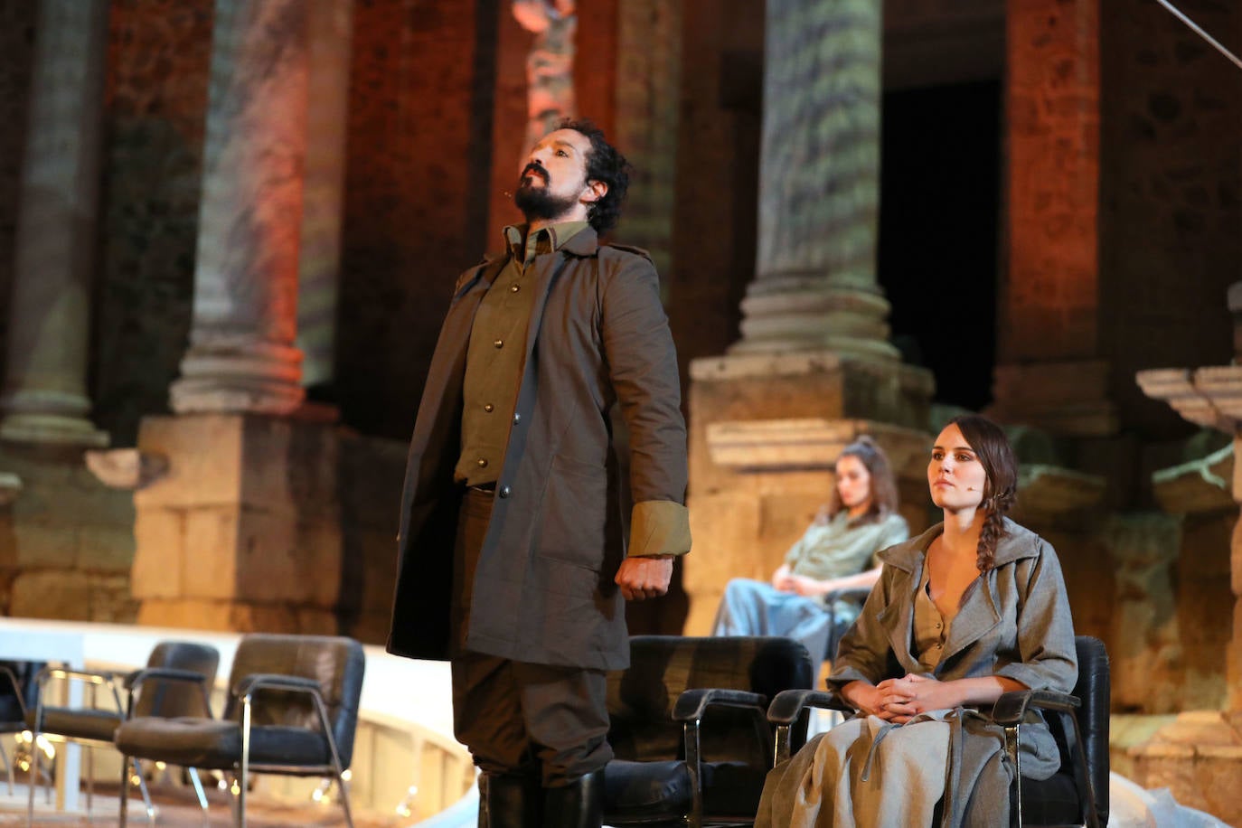 El montaje del mexicano David Gaitán busca actualizar al máximo la tragedia griega a lo largo de una hora y cuarenta y cinco minutos de duración