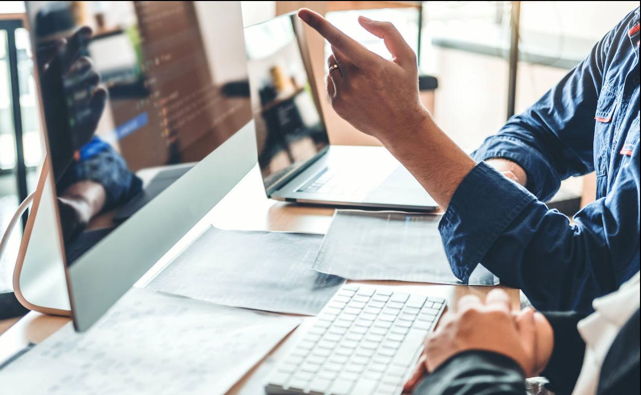 La Junta diseña un programa para la promoción del emprendimiento digital