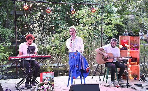 Un concierto de Soraya Arnelas inaugura terraza de verano del Recinto Hípico de Cáceres