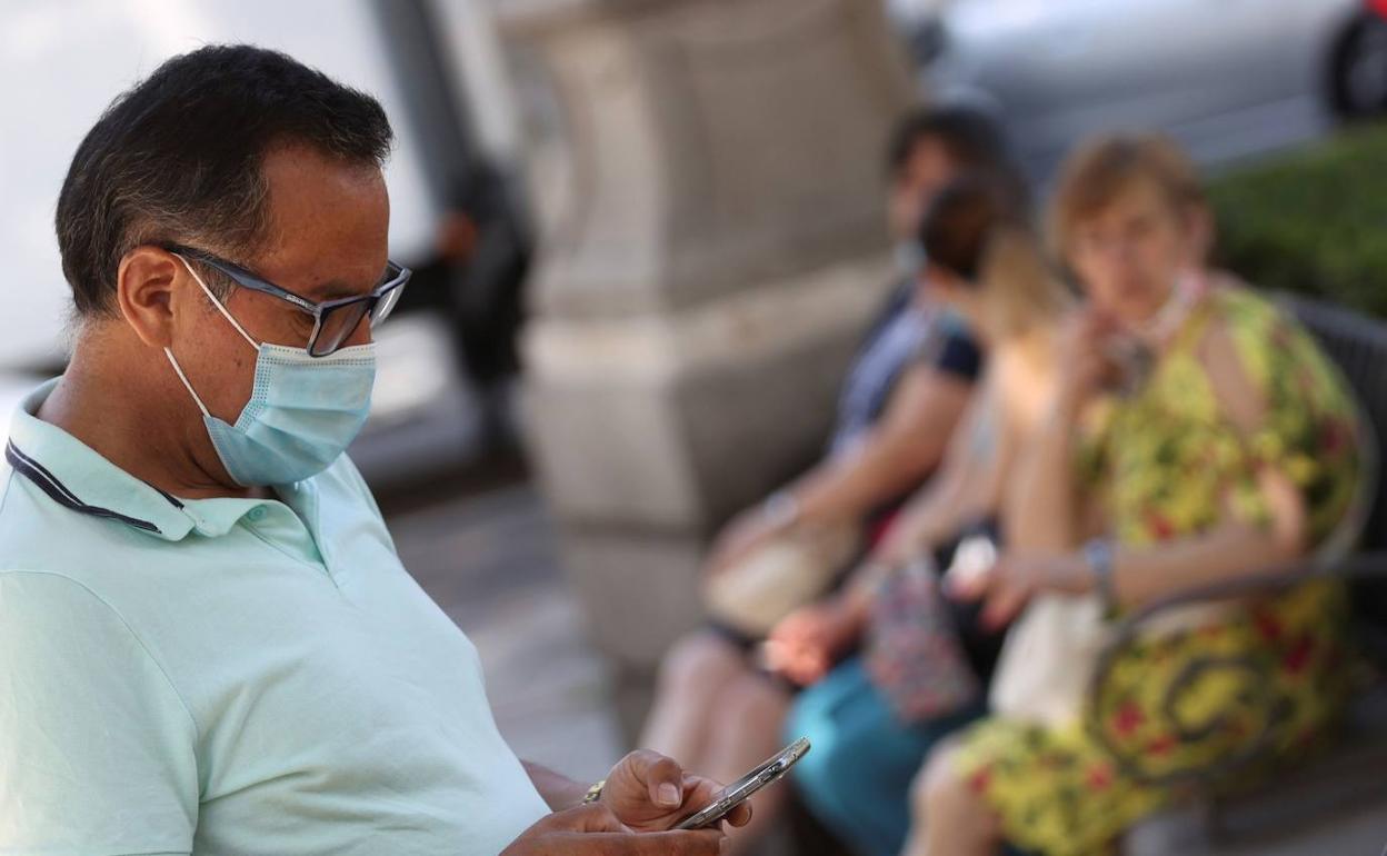 La Junta limitará las reuniones y comidas familiares a 15 personas por los rebrotes