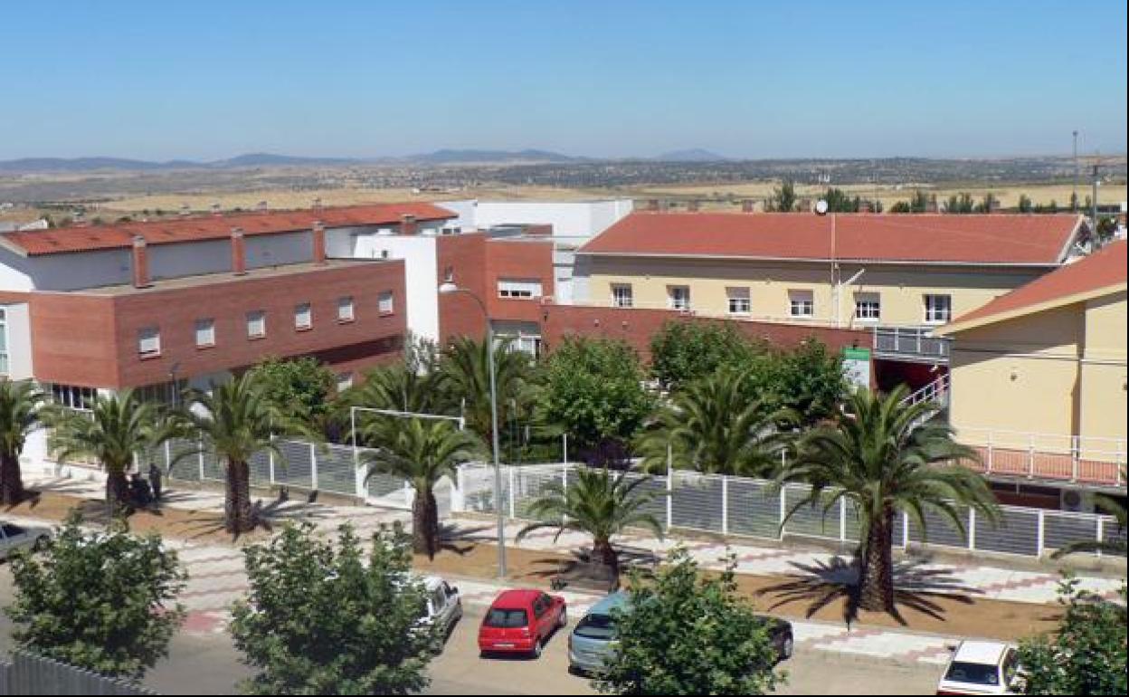 Sanidad cierra la residencia de mayores La Serena de Castuera tras detectar un positivo