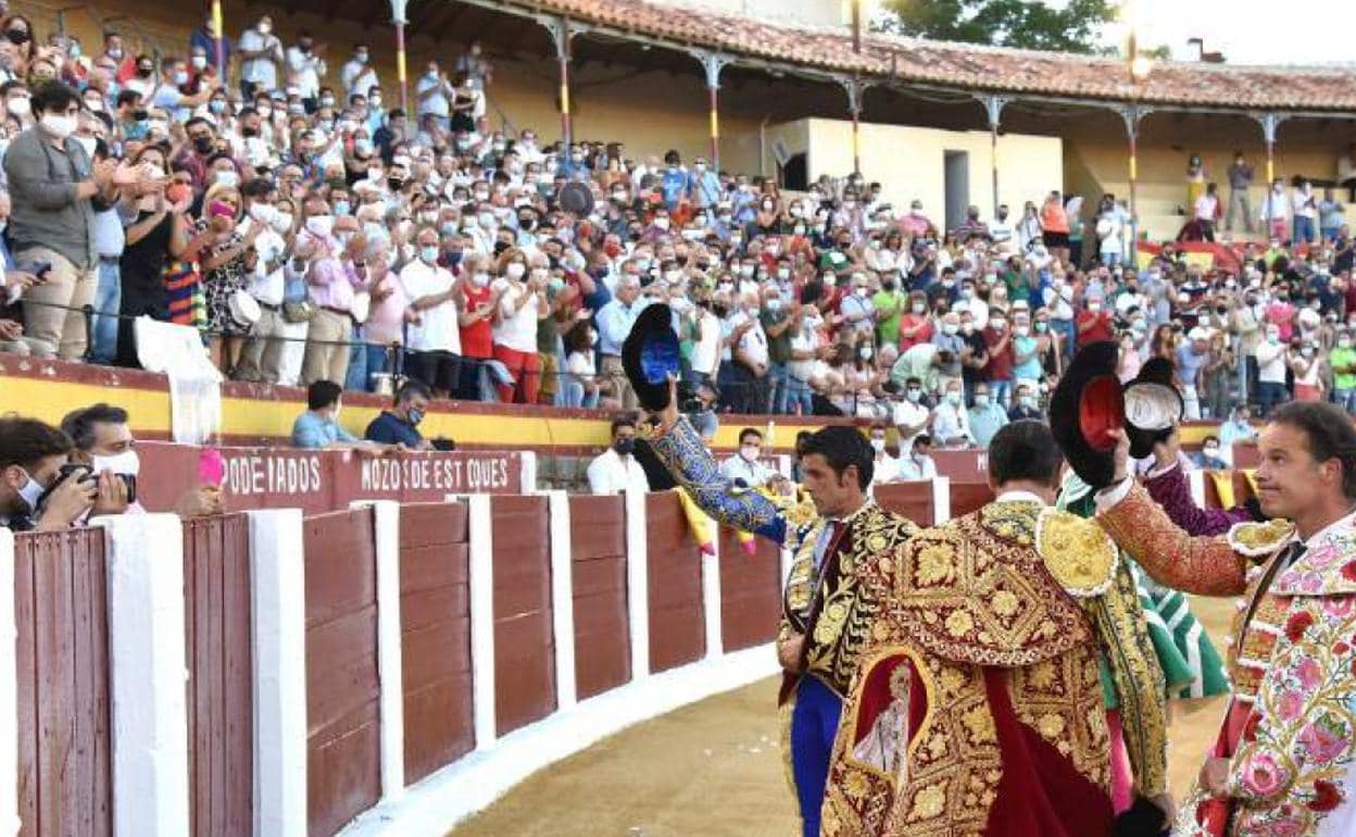 La empresa de la corrida de toros de Plasencia no incumplíó el protocolo  anti-covid, pero sí el público | Hoy