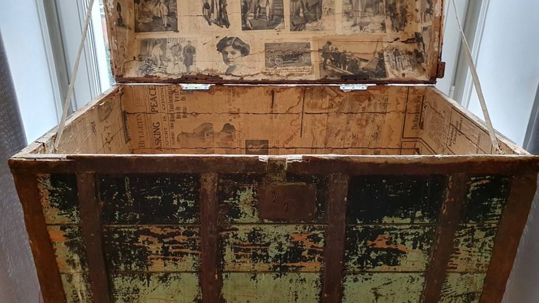 El baúl que estaba en el desván del restaurante La Troya de Trujillo