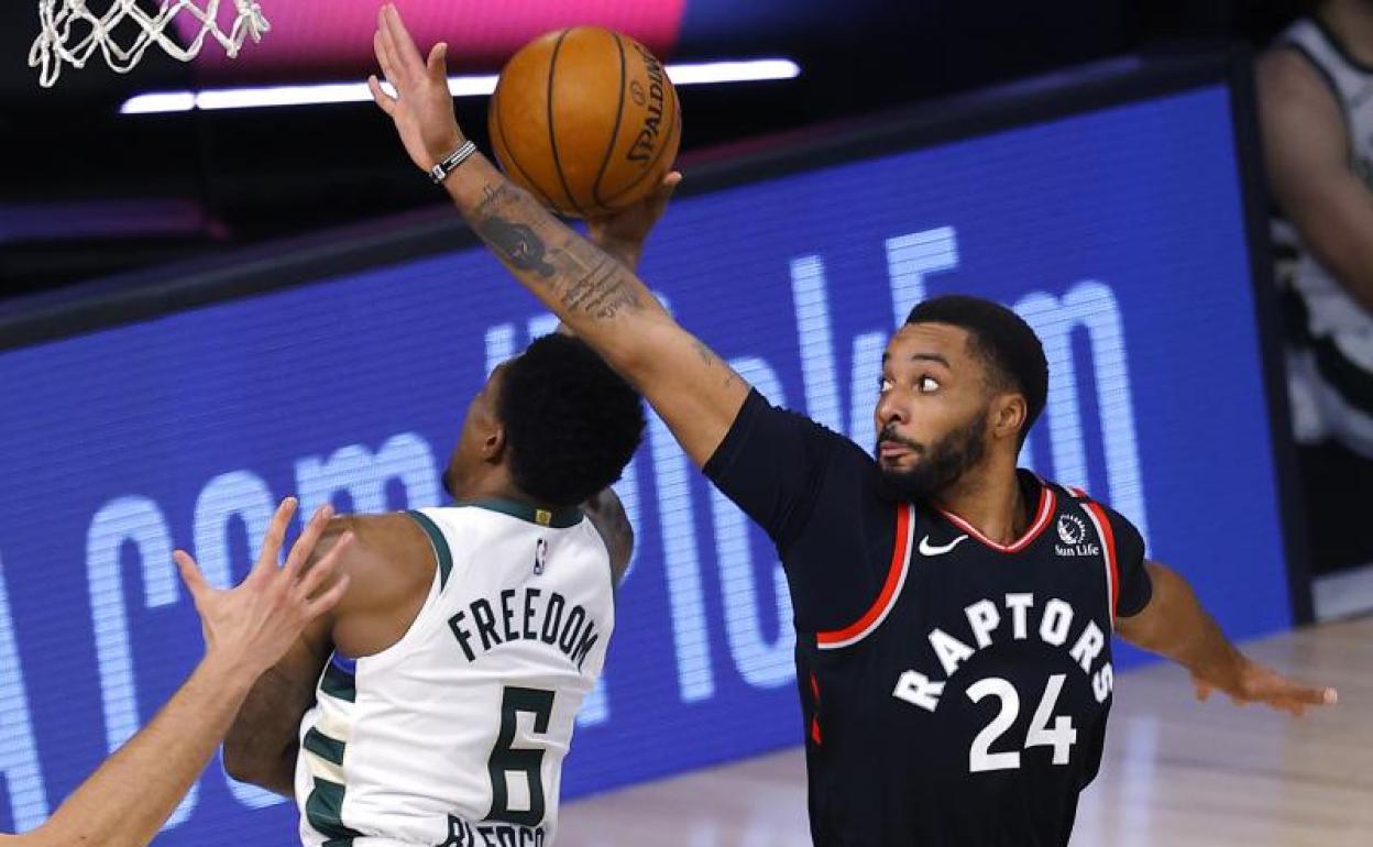 Los Raptors ganan a unos Bucks sin Antetokounmpo y los Suns siguen invictos