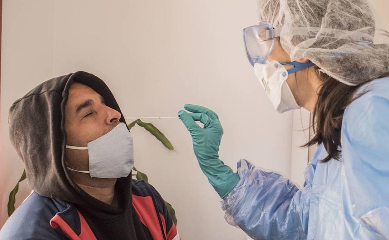 Cierran los bares, restaurantes, parques y pistas deportivas de Puerto de Santa Cruz para evitar la expansión del virus