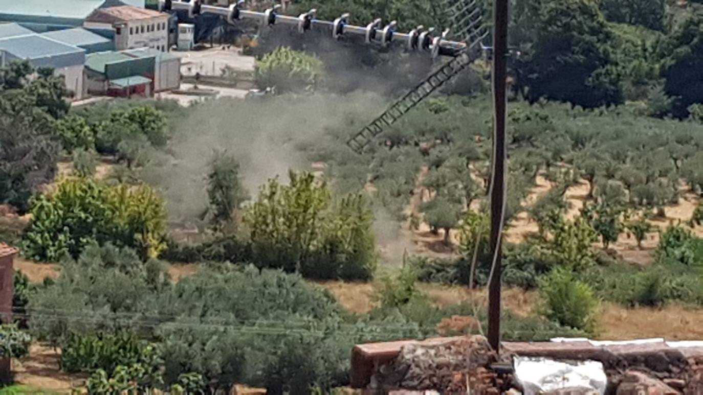 Fotos: Aparece un antiguo obús de mortero en una casa deshabitada de Villanueva de la Vera