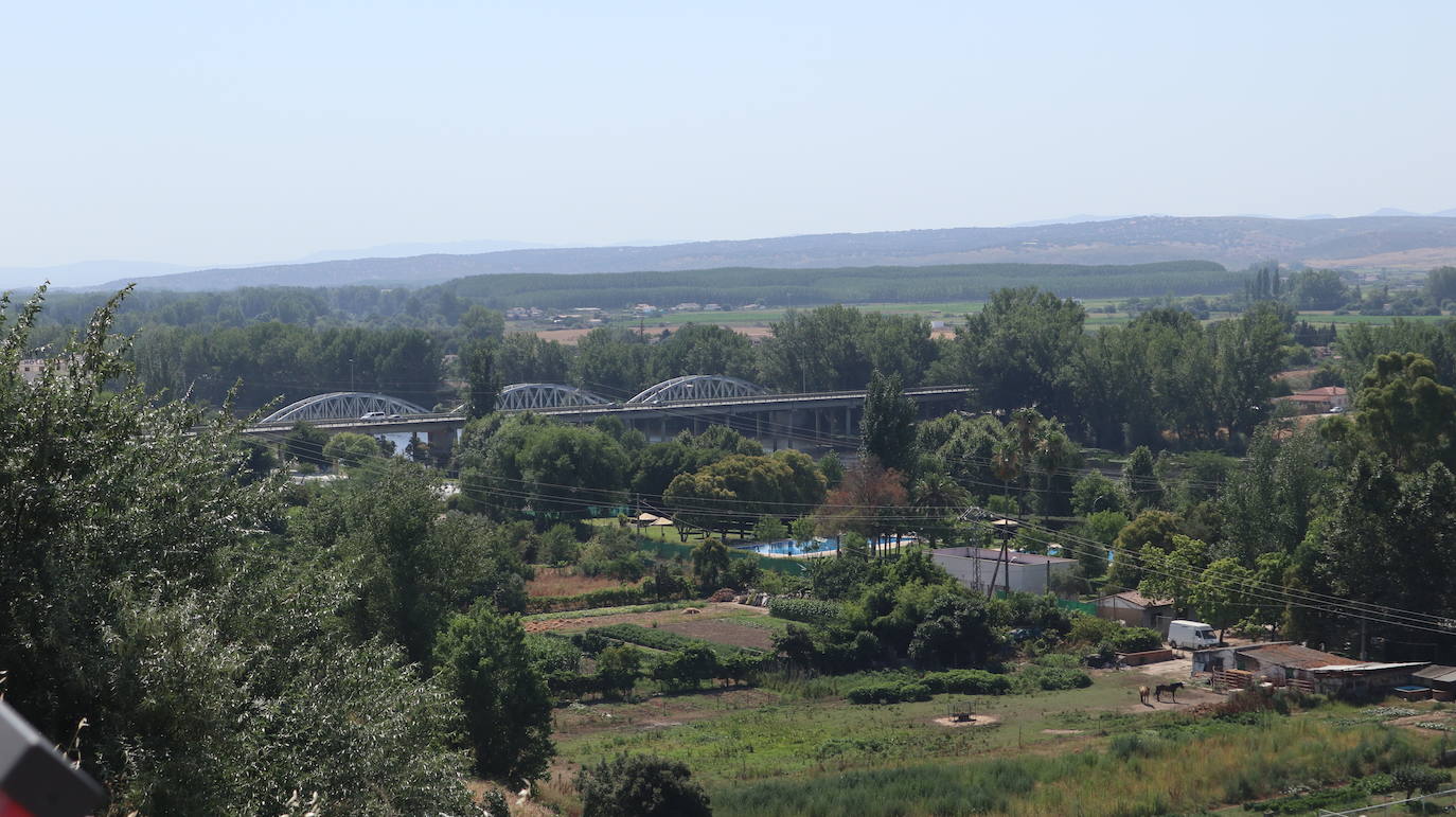 Fotos: Un puente para ubicar al viajero