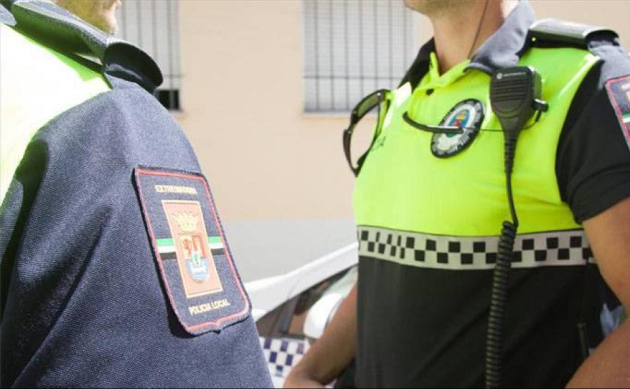 Investigan a dos hombres por conducir sin carné en Talavera la Real