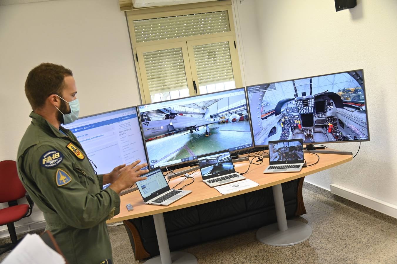 Mantenimiento de un drone en la Base de Talavera la Real en Badajoz