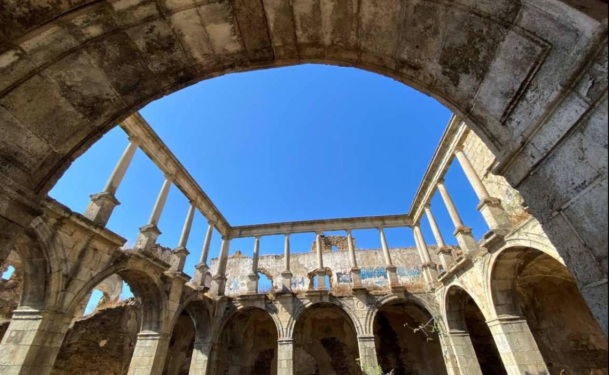 Imagen actual del claustro del convento. 