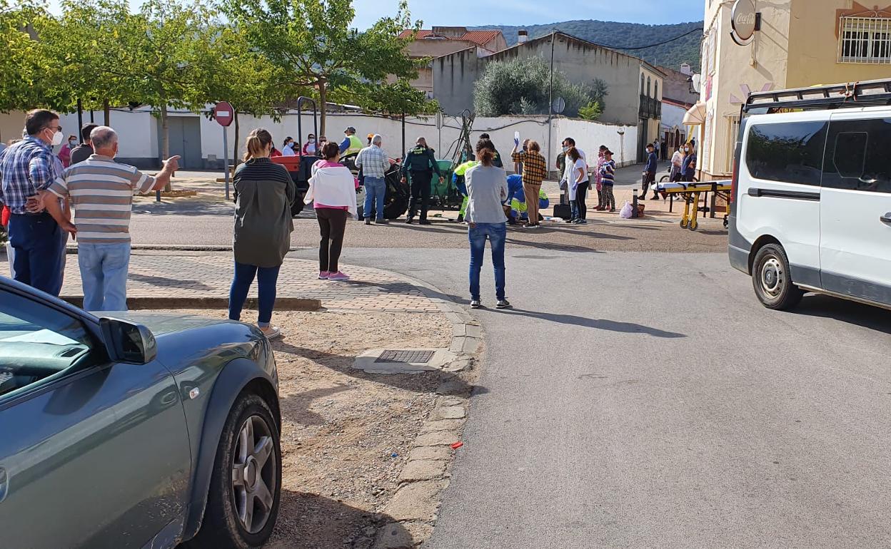 El herido estaba trabajando en la fumigación de las calles de La Morera.