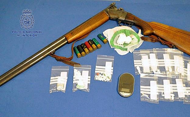 Tres mujeres y dos hombre detenidos en Mérida por tráfico de drogas y tenencia ilícita de armas