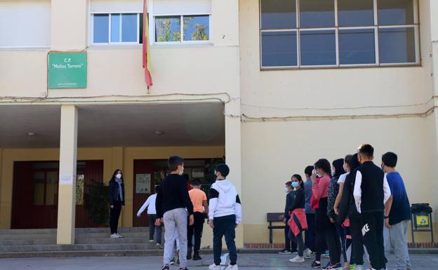 Vuelta al cole. Los escolares del Muñoz Torrero volvían esta semana a las clases presenciales.