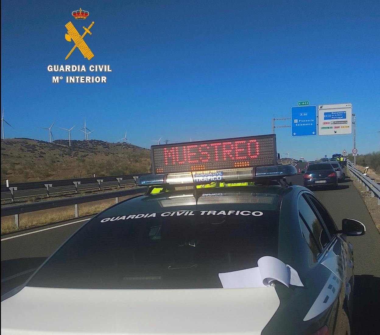 Identificado el conductor que provocó un accidente cerca de Malpartida de Plasencia y huyó dejando tres heridos