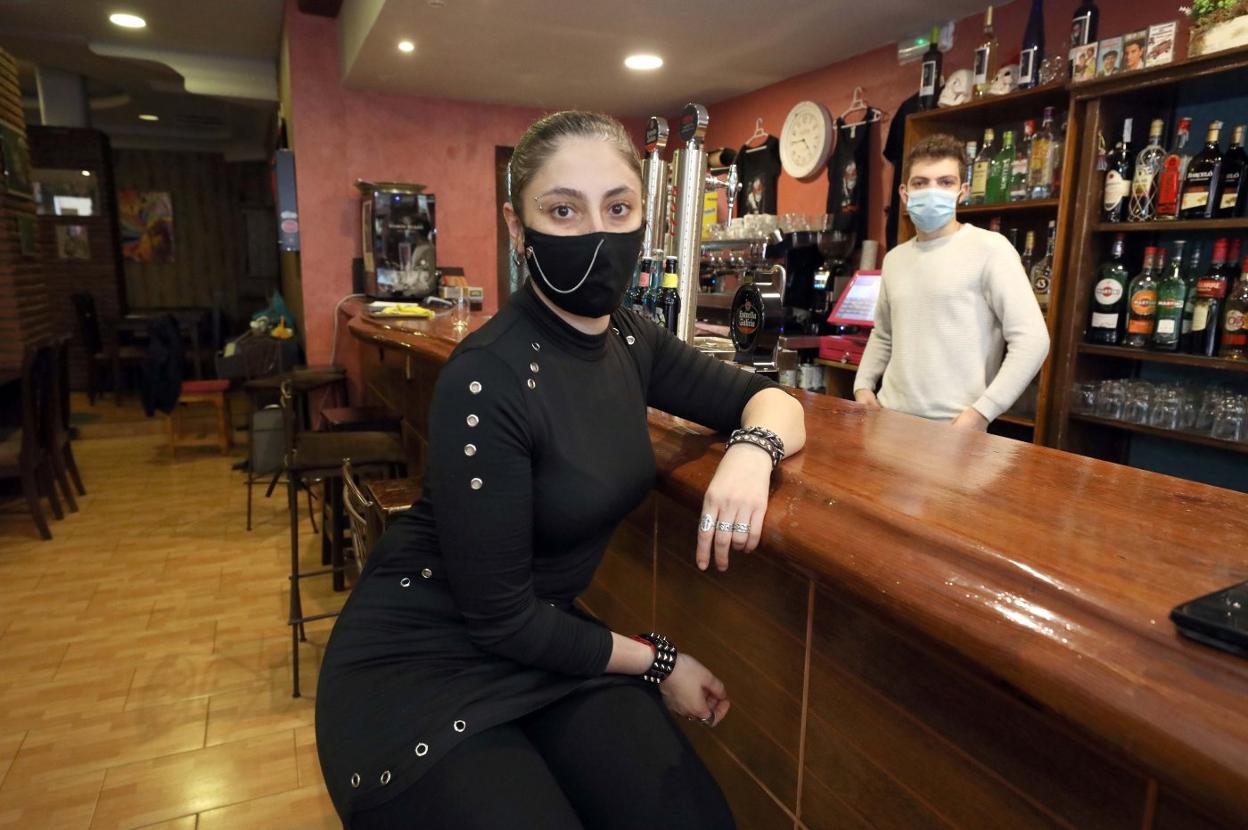 Ani Simonyan, en la barra del Café Joplin. 