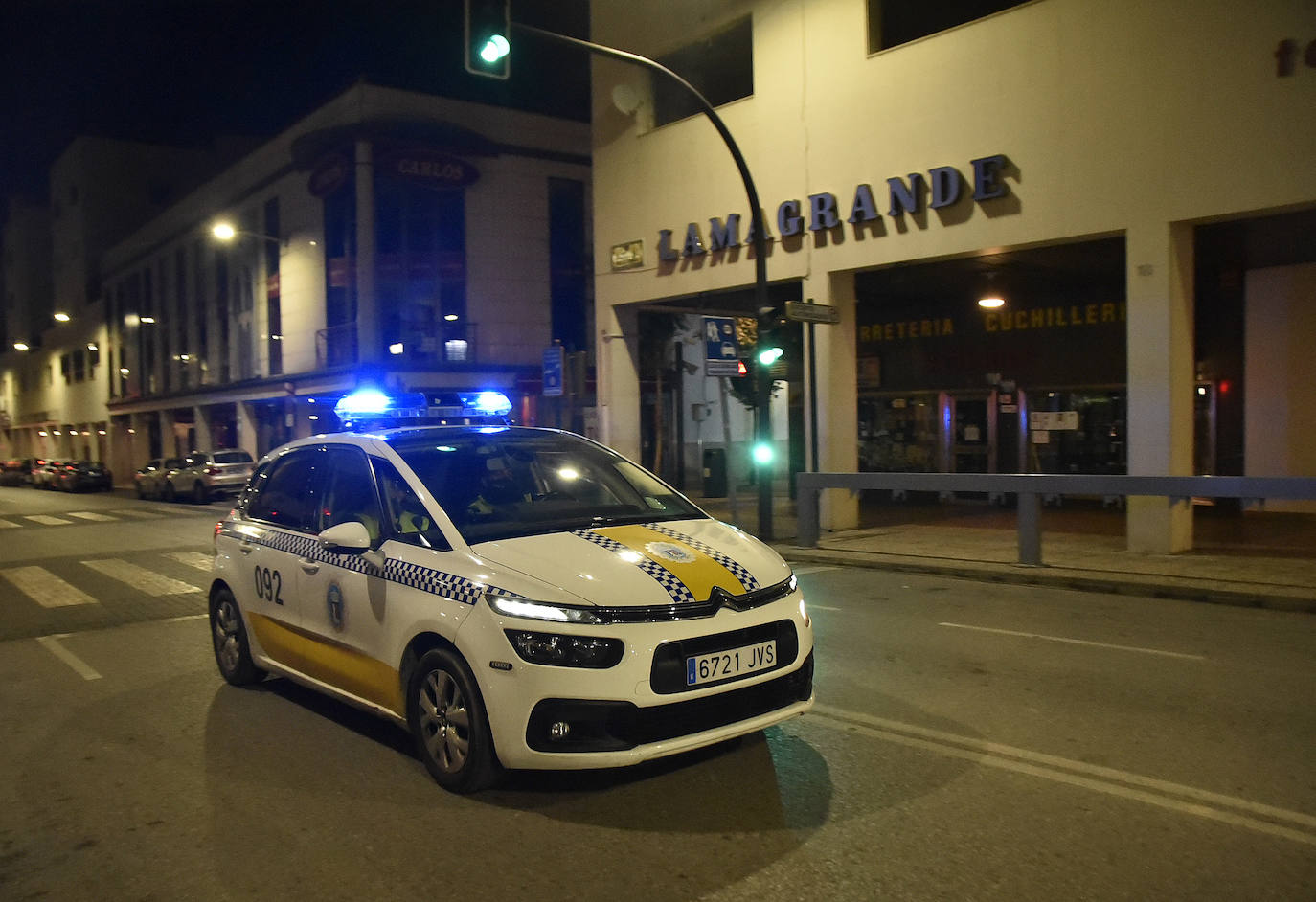 Fotos: Calles vacías en Cáceres y Badajoz por el toque de queda