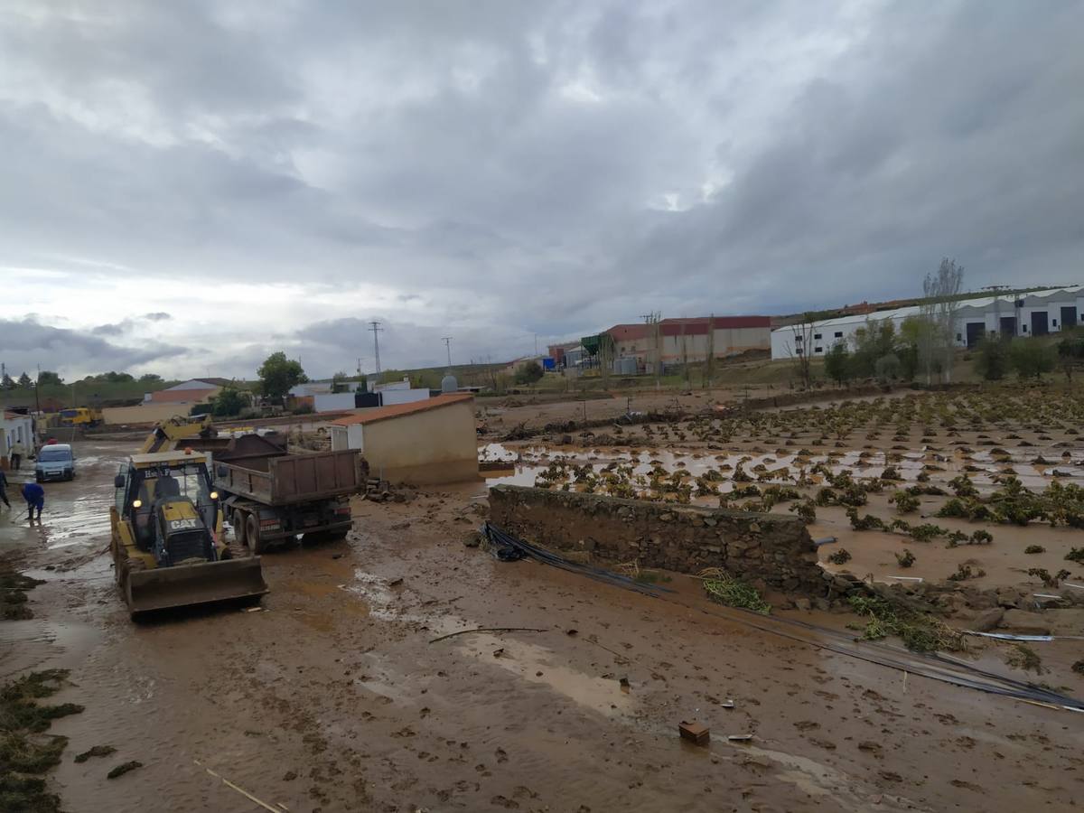 Desborde del arroyo de Valdemedel en Ribera del Fresno 