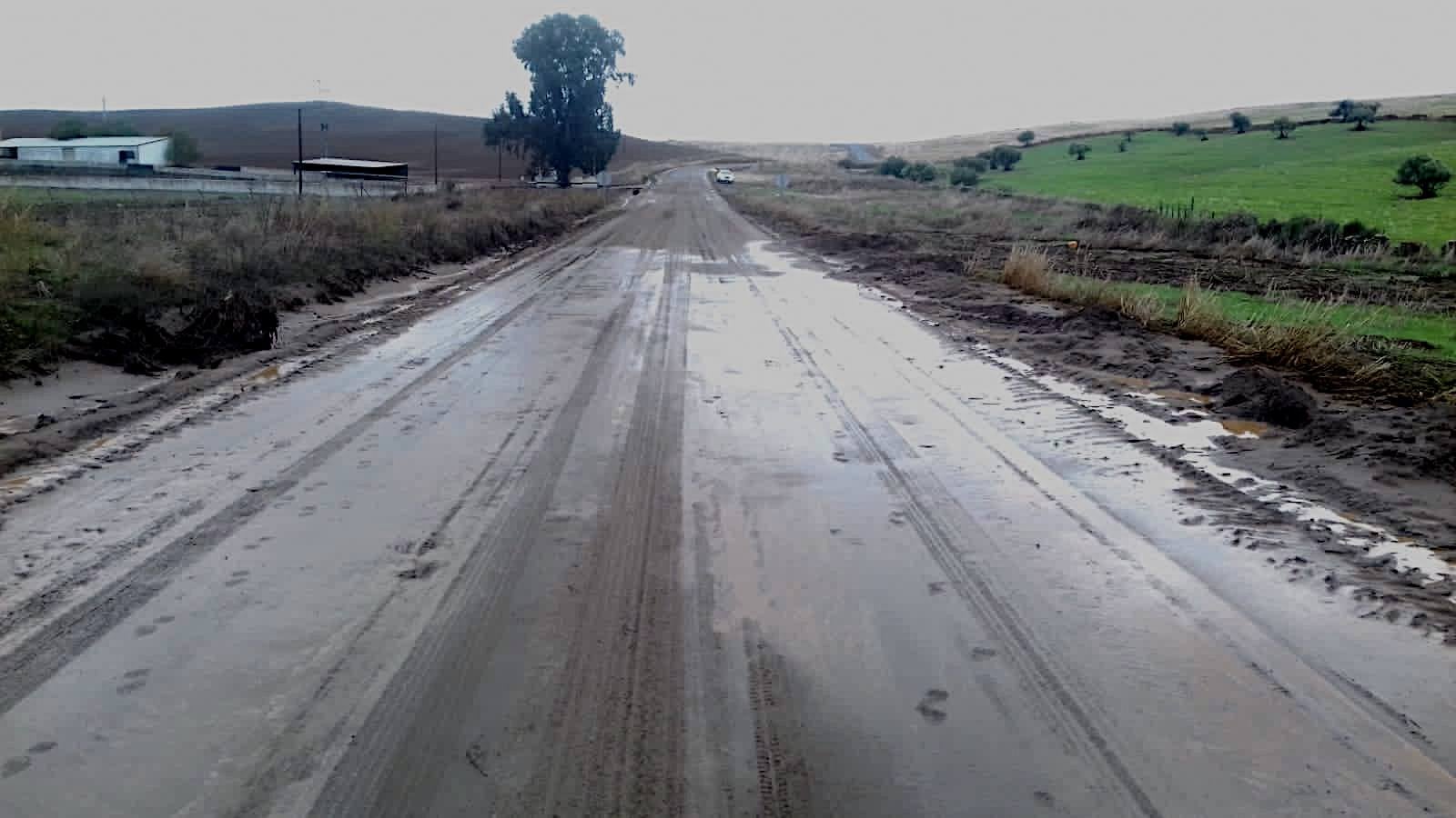 Desborde del arroyo de Valdemedel en Ribera del Fresno 