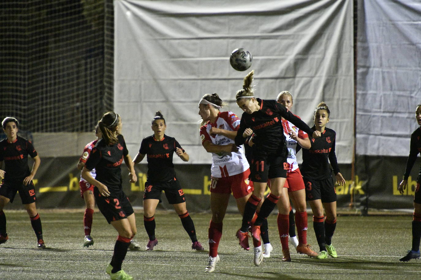 Fotos: La clase de la Real puede con la ilusión del Santa Teresa (0-4)